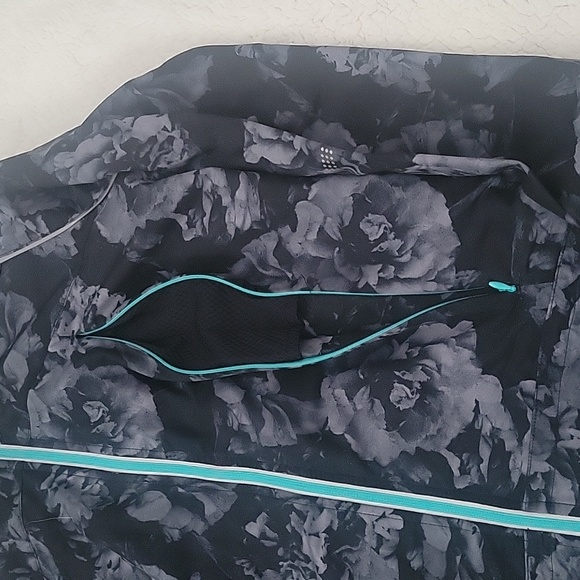 Road Runner Sports Running Jacket Size Small - Picture 2 of 8